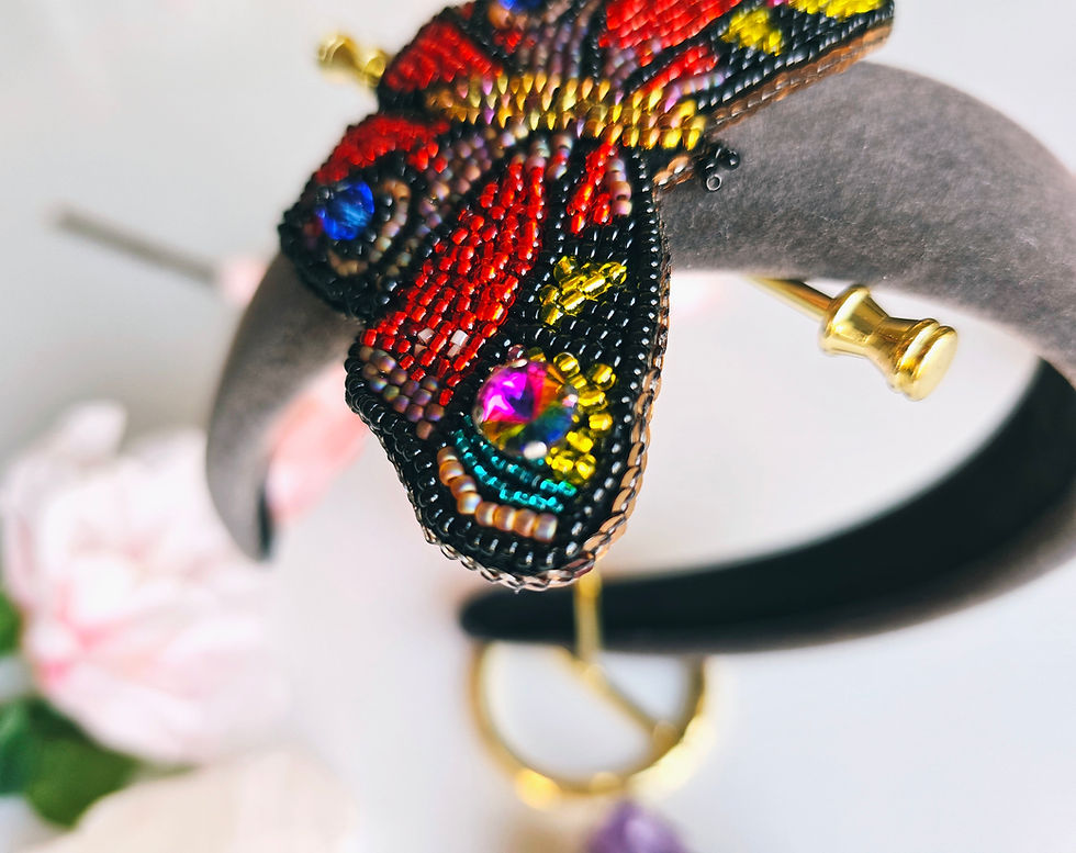 Thumbnail: Aglais io - hairband