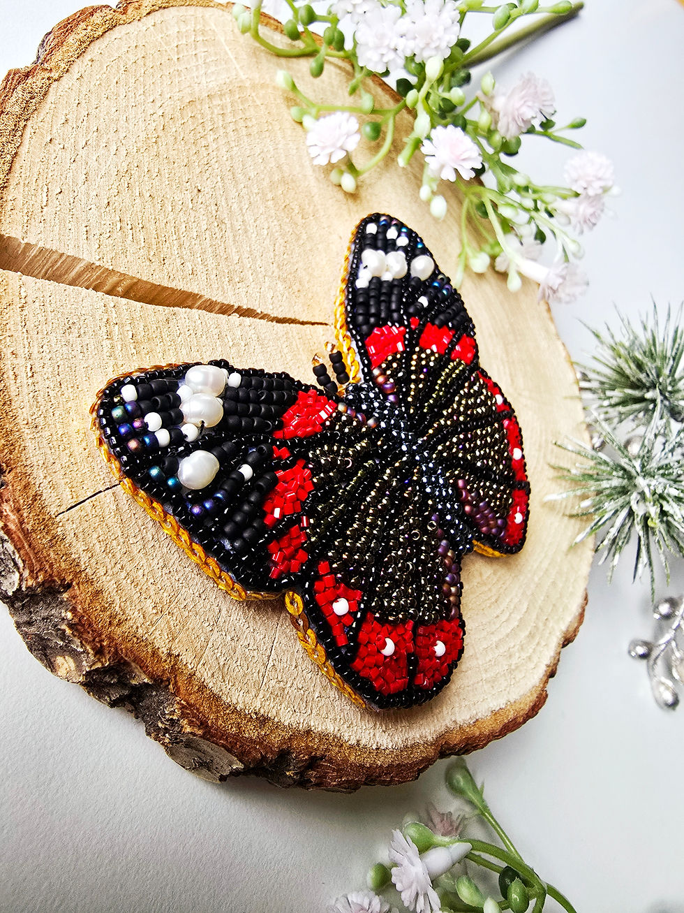 Indexkép: Vanessa atalanta - brooch