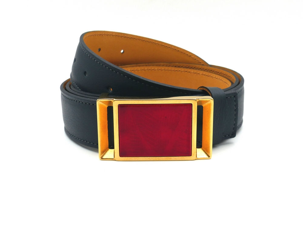 ceinture cuir Gris Anthracite boucle Plaqué Or parement Rouge Passion