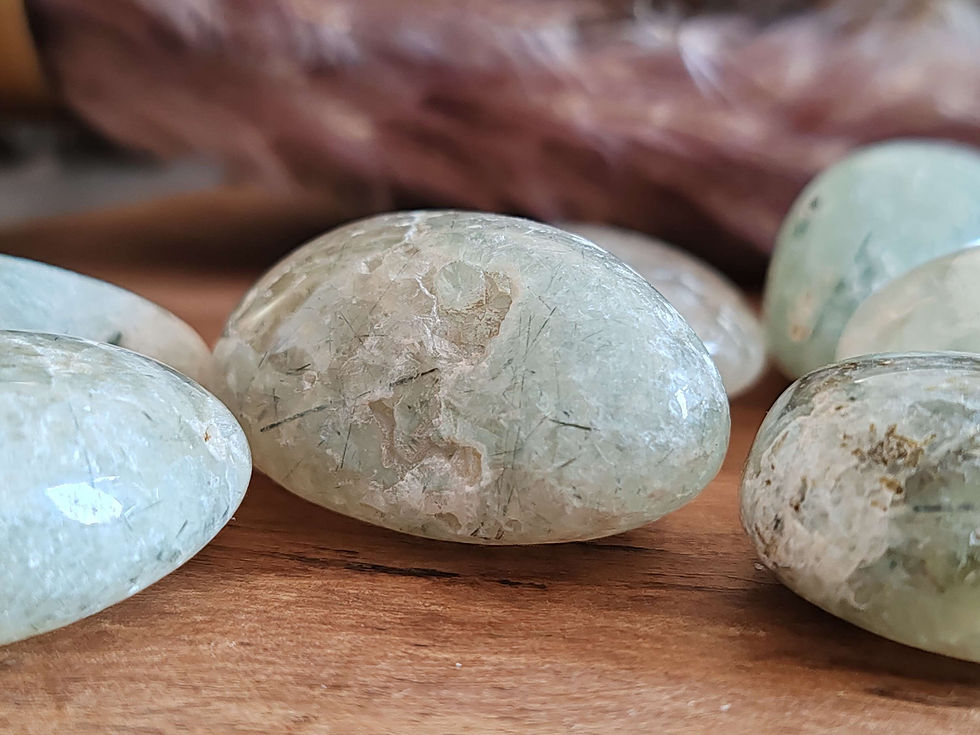 Miniature : pierre roulée en prehnite