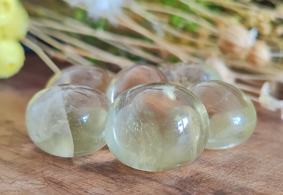 Miniature : Pierre roulée naturelle de Madagascar en Citrine