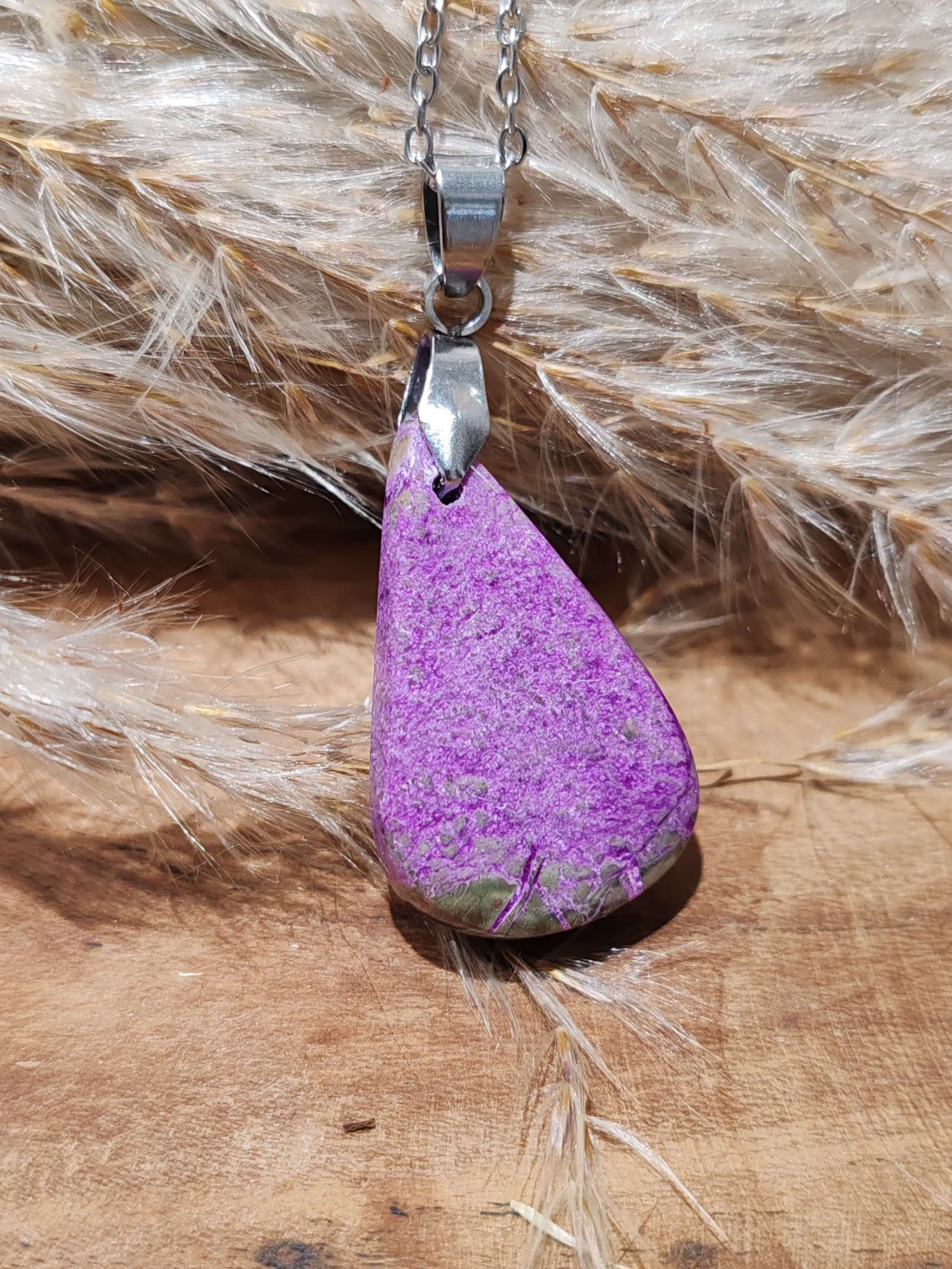 Pendentif en Stichtite