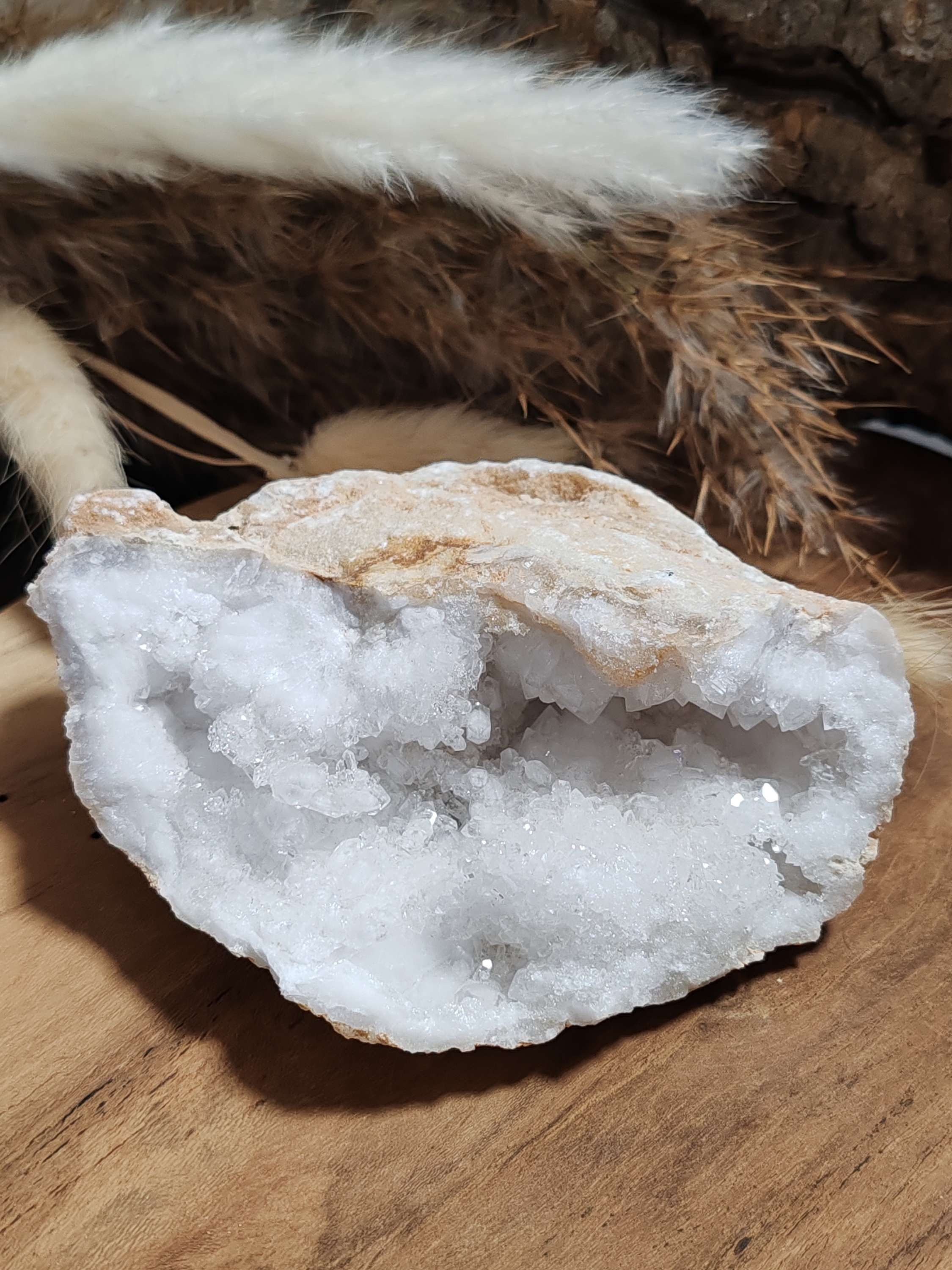 demi géode de cristal de roche