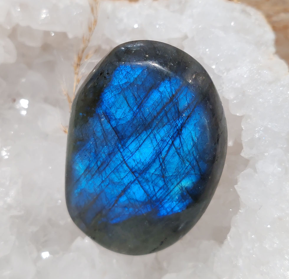 Galet en Labradorite