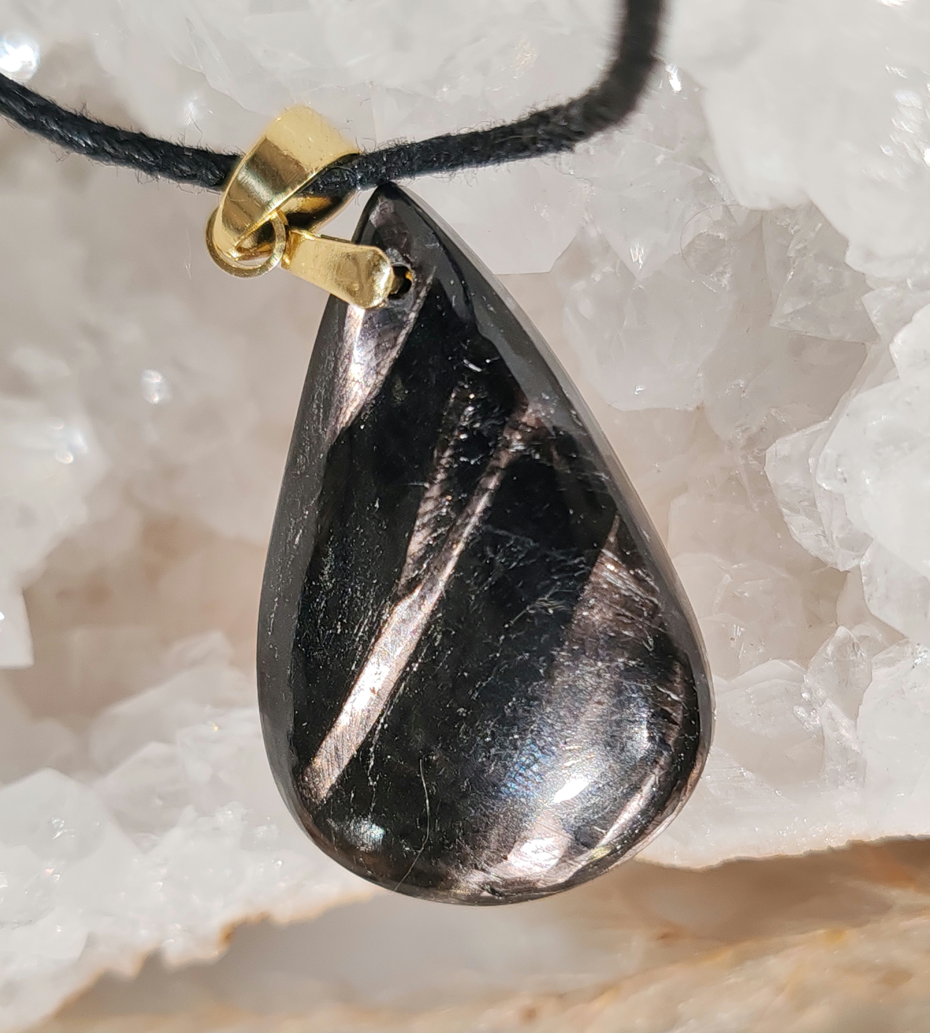 Pendentif en Hypersthène