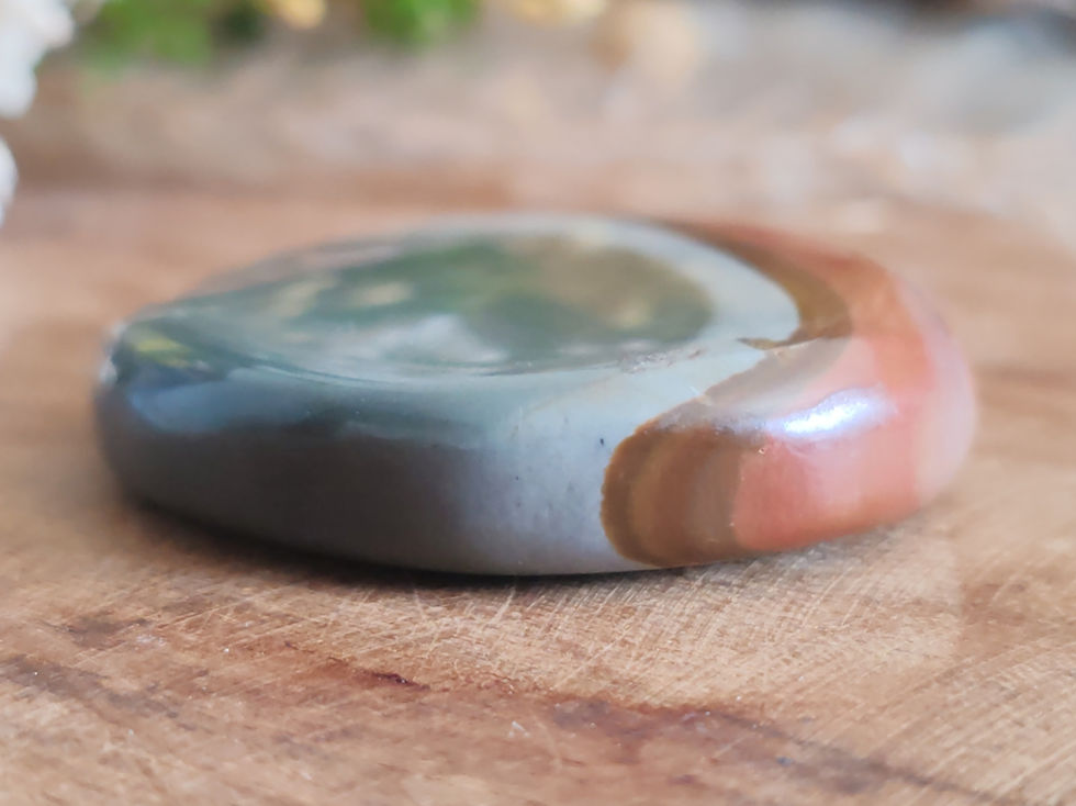 Miniature : Jaspe Polychrome sous forme de pierre plate