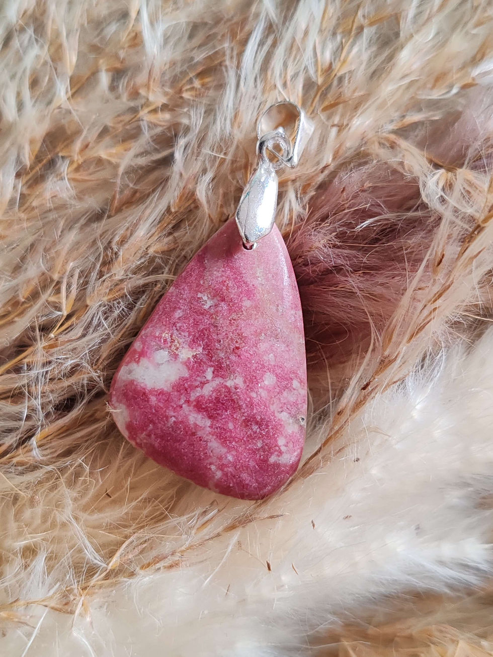 Miniature : pendentif en thulite