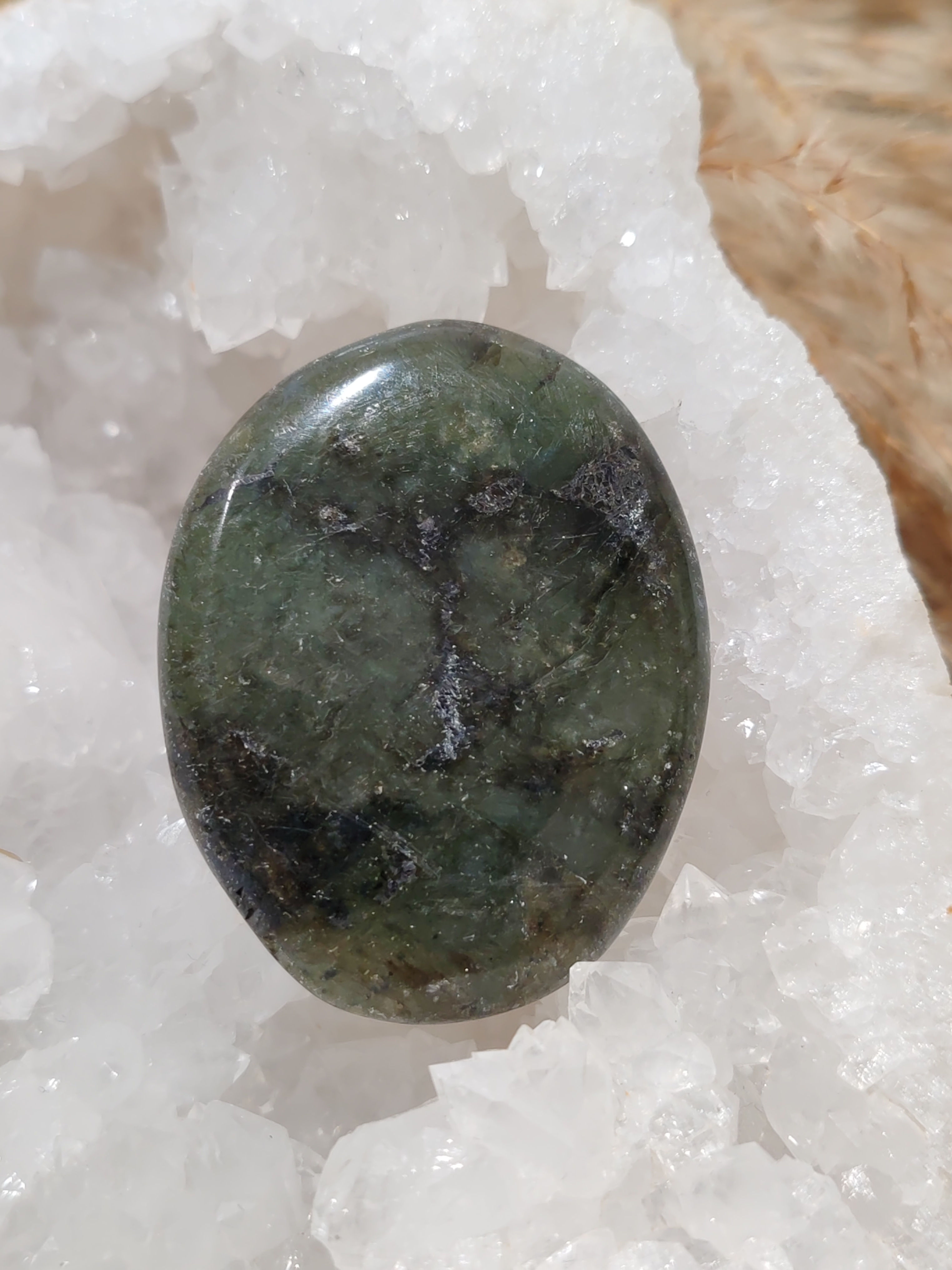 Galet en Labradorite