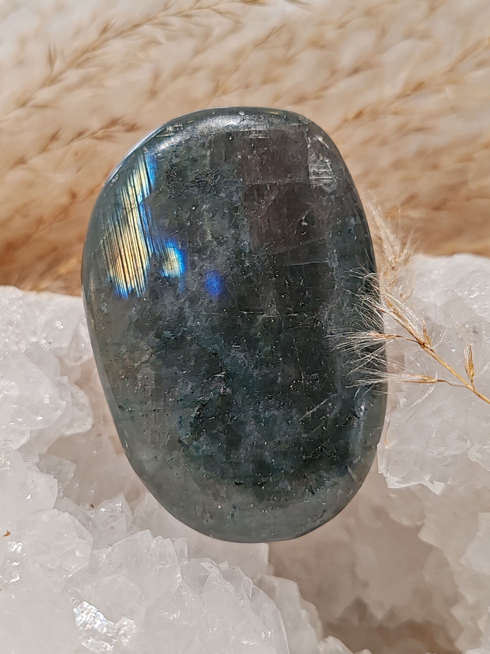Galet en Labradorite