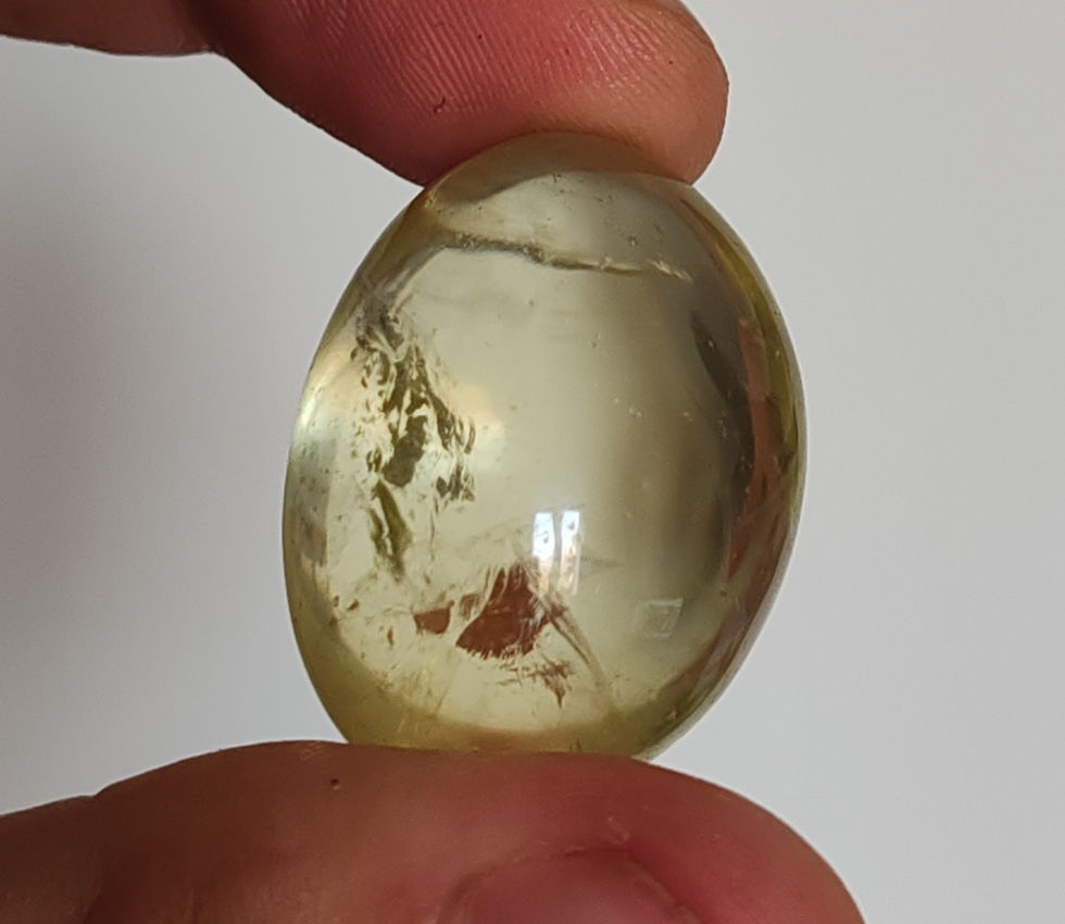Miniature : Citrine naturelle de Madagascar en forme de pierre roulée, pierre de poche