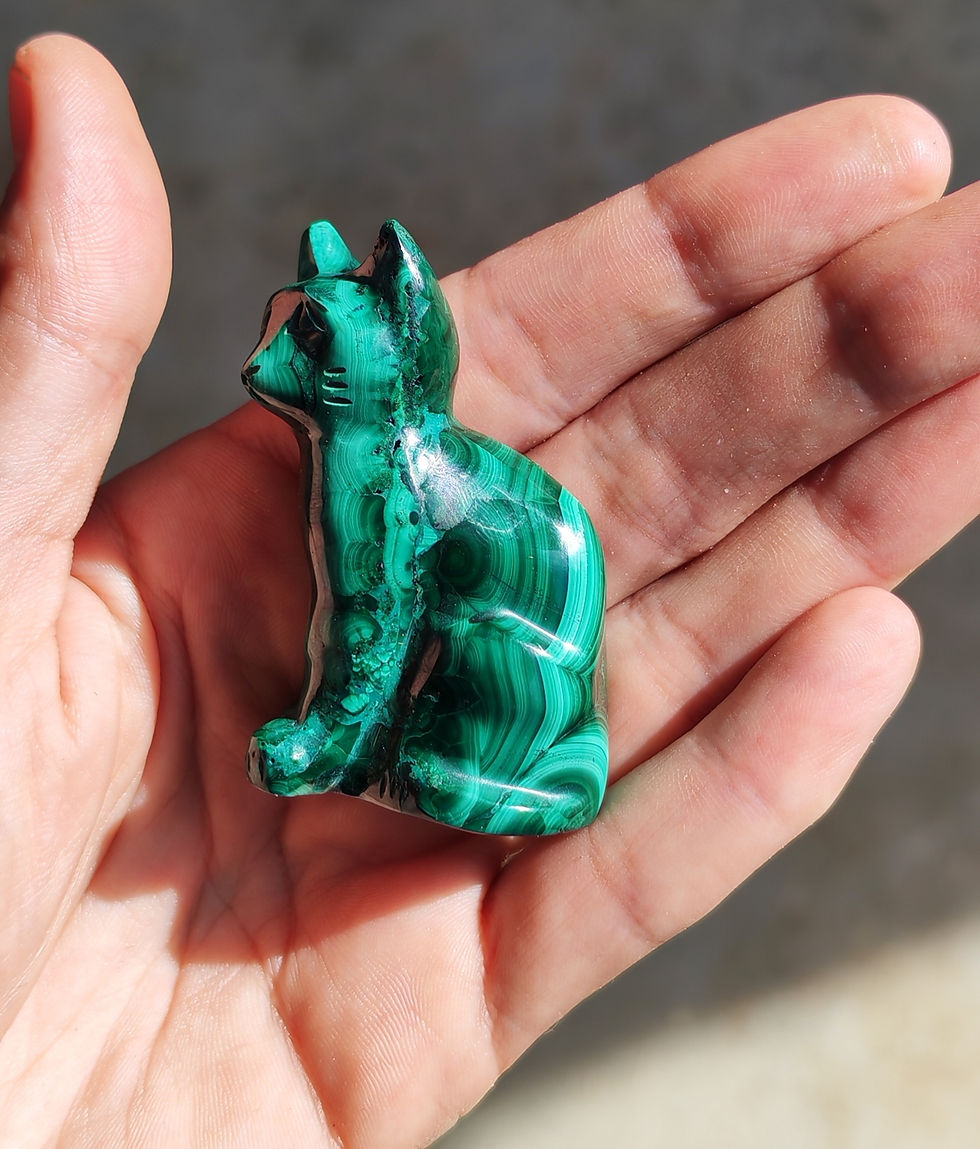 Miniature : Chat sculpté en malachite naturelle du Congo