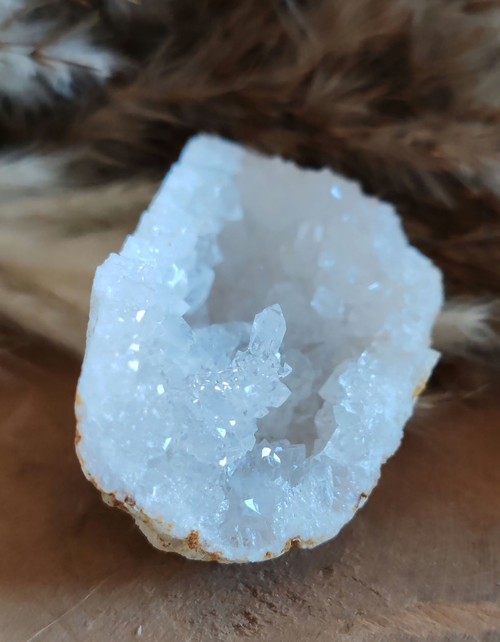 Miniature : géode de cristal de roche