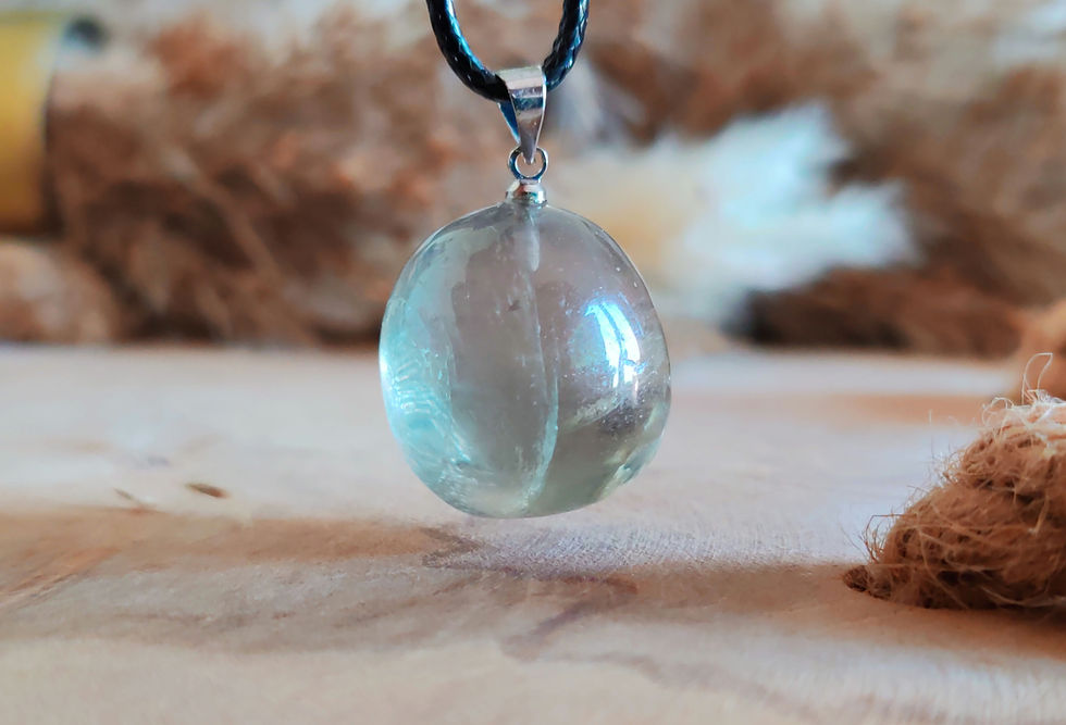 Miniature : pendentif en fluorine verte