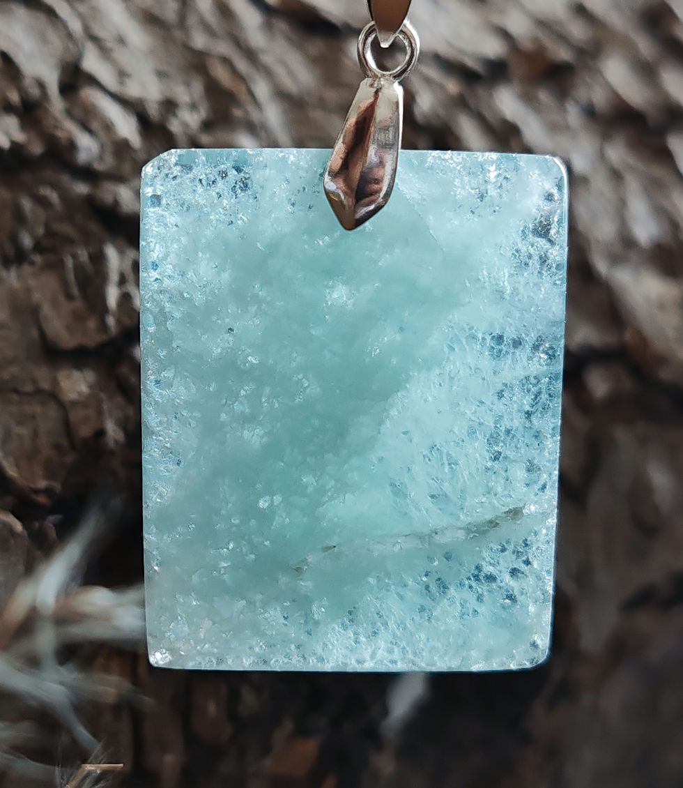 Miniature : pendentif en fluorine verte
