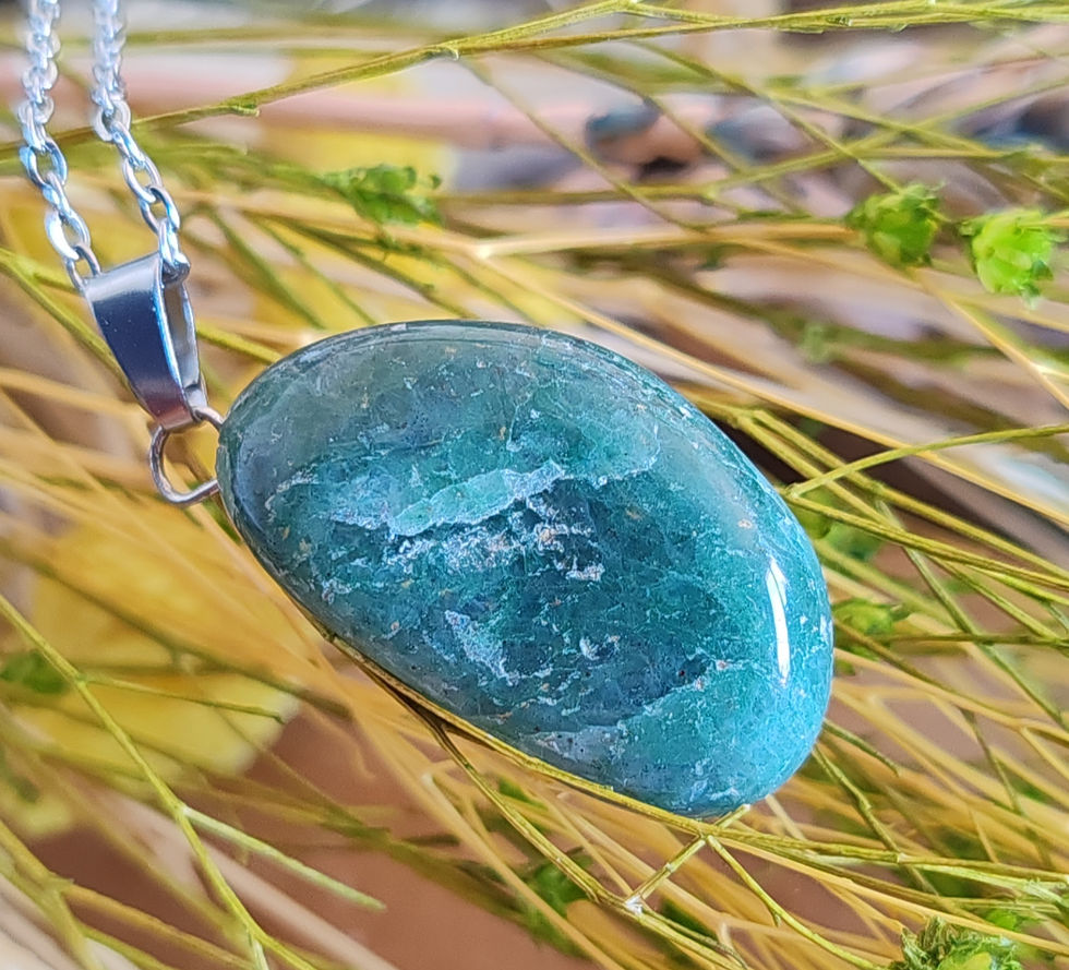 Pendentif en Fuchsite pierre du cœur