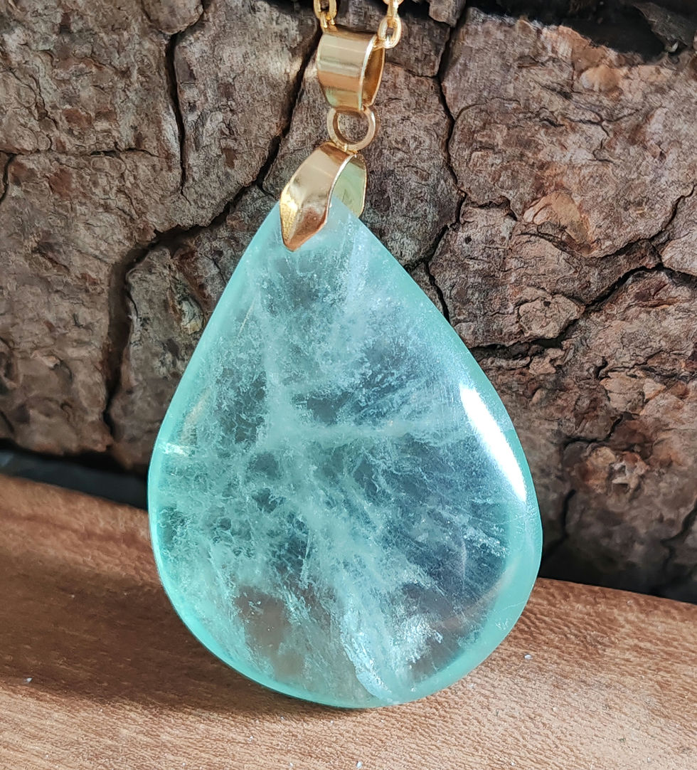 Miniature : pendentif en fluorine verte