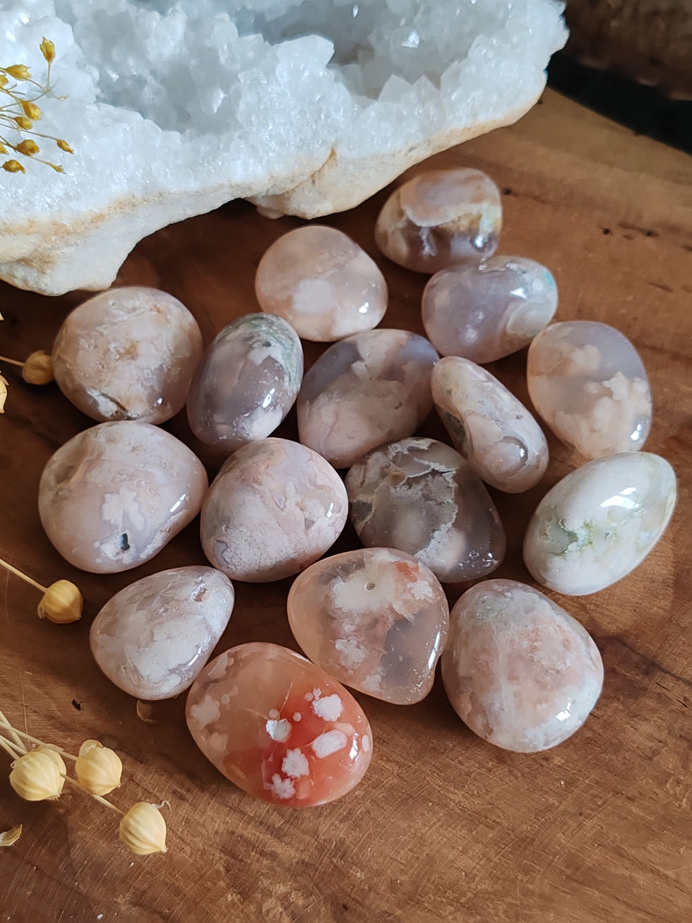 Pierre roulée en Agate fleur de cerisier