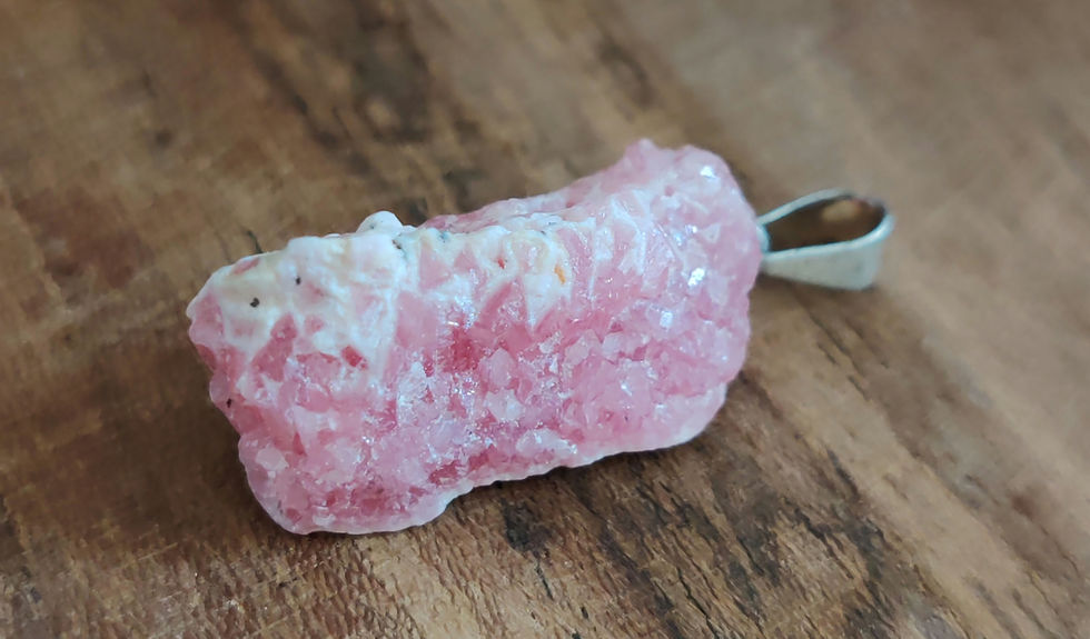Miniature : pendentif en rhodochrosite brute
