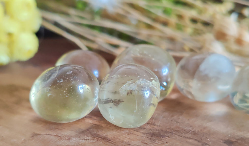 Miniature : Pierre roulée naturelle de Madagascar en Citrine