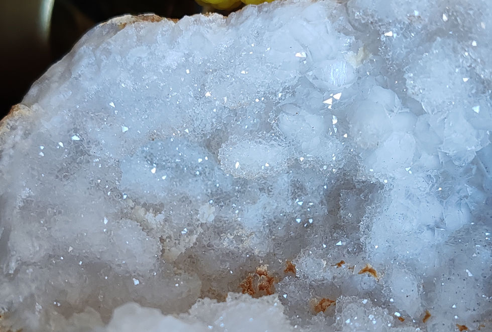 Miniature : Demi géode de cristal de roche