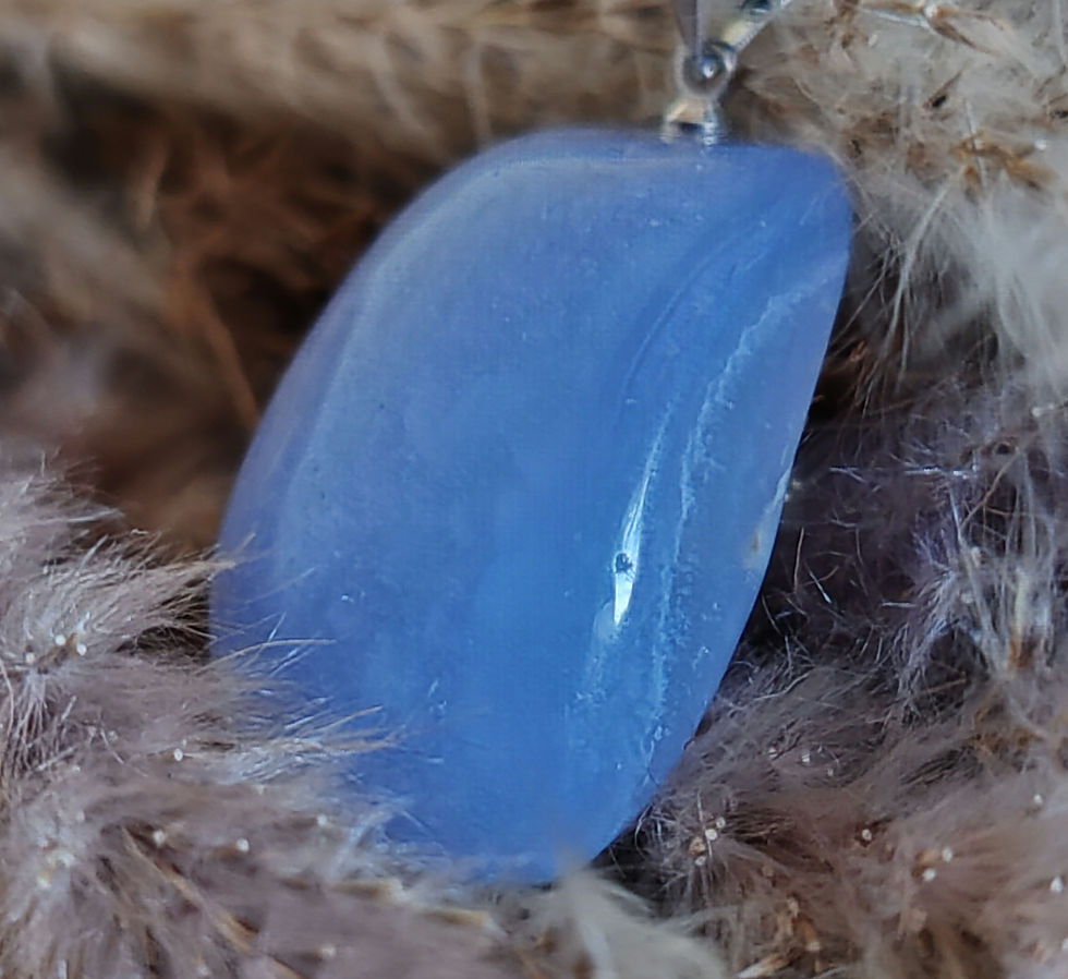 Miniature : pendentif en calcédoine bleue