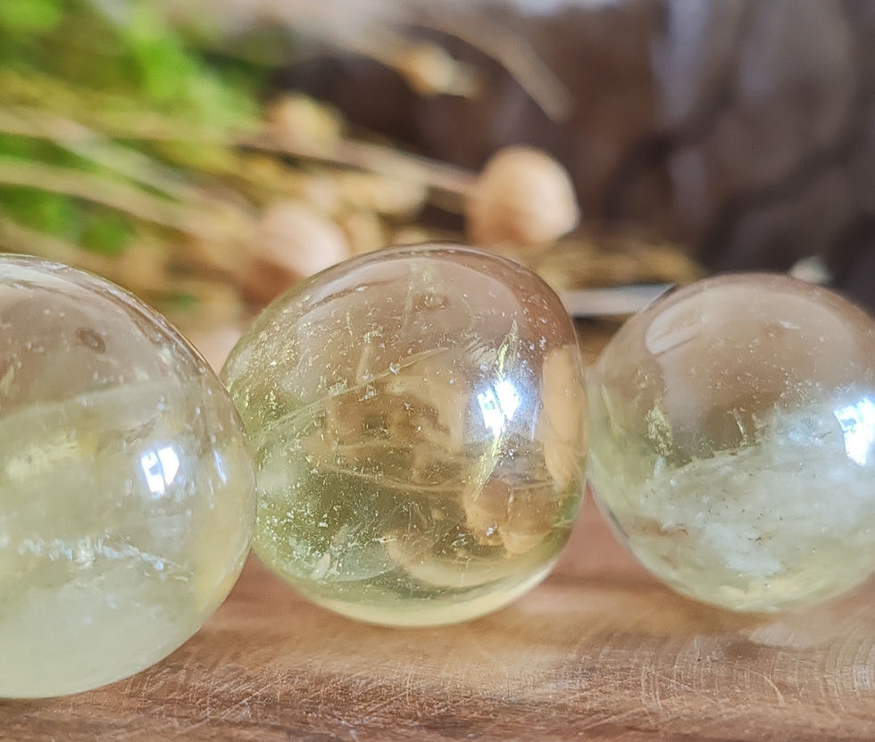 Miniature : Citrine naturelle de Madagascar en forme de pierre roulée, pierre de poche