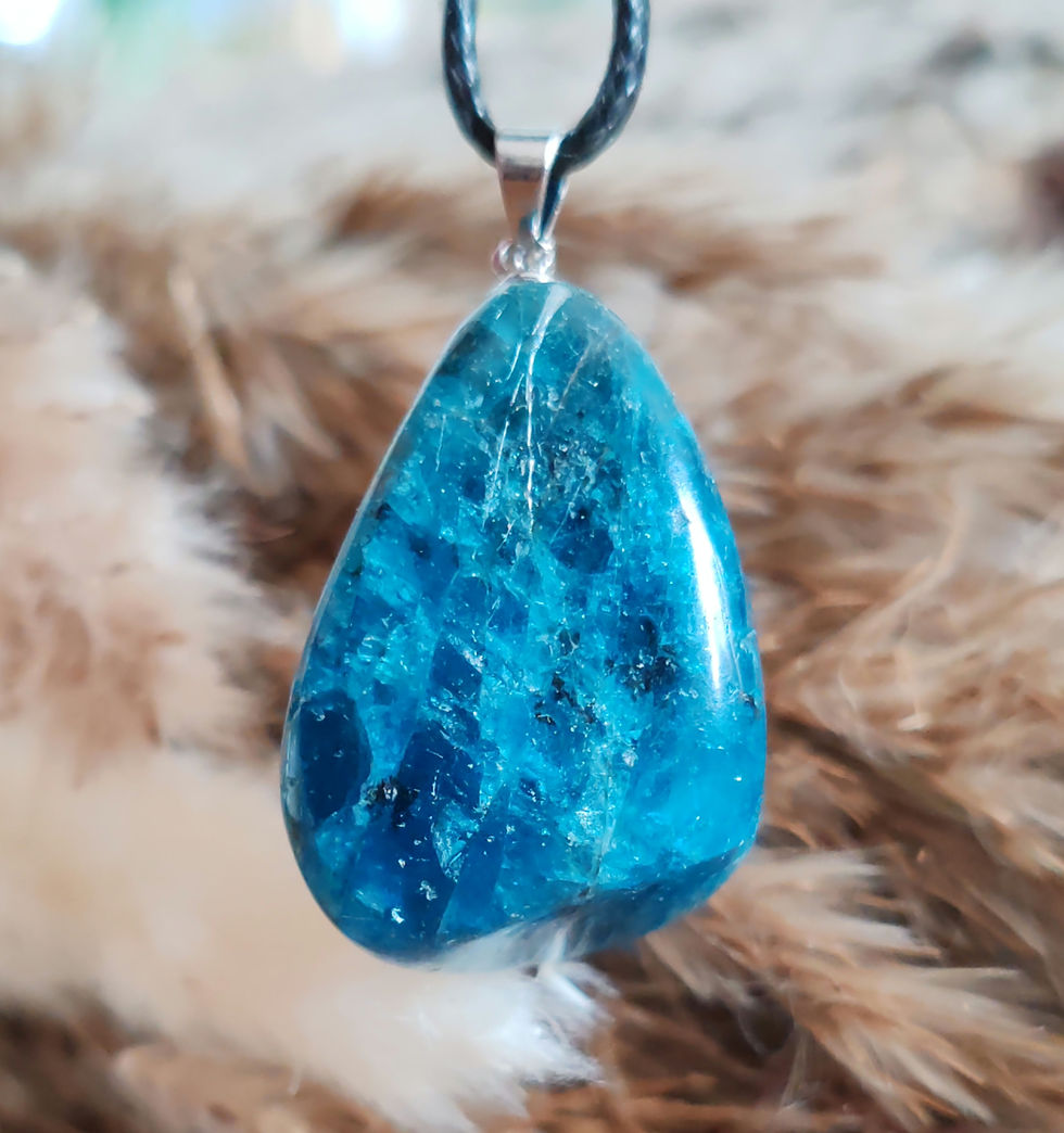 Miniature : pendentif en apatite bleue