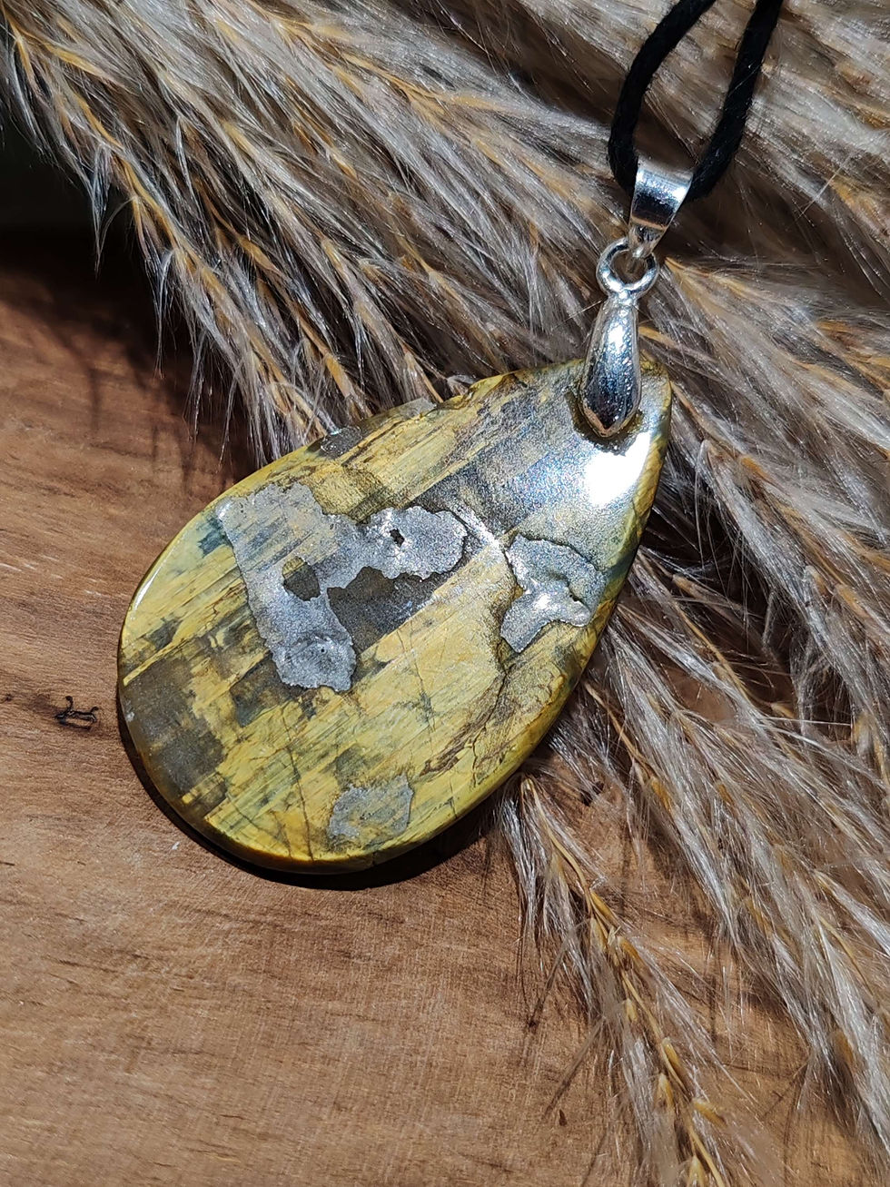 Miniature : Pendentif en Nellite