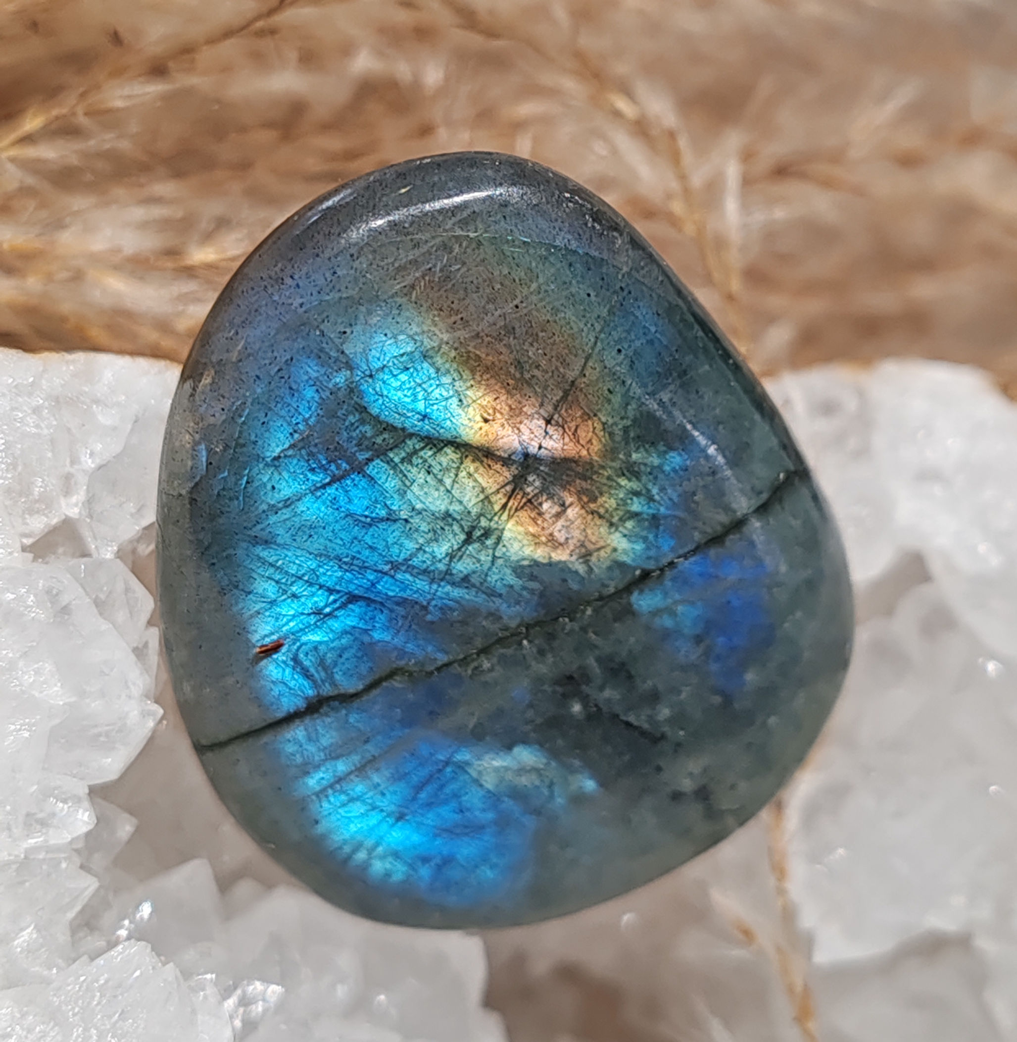 Galet en Labradorite