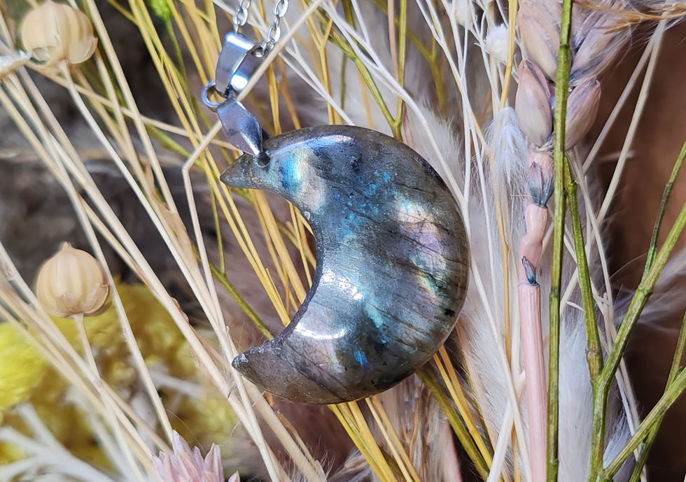 Pendentif en Labradorite - sous forme de Lune