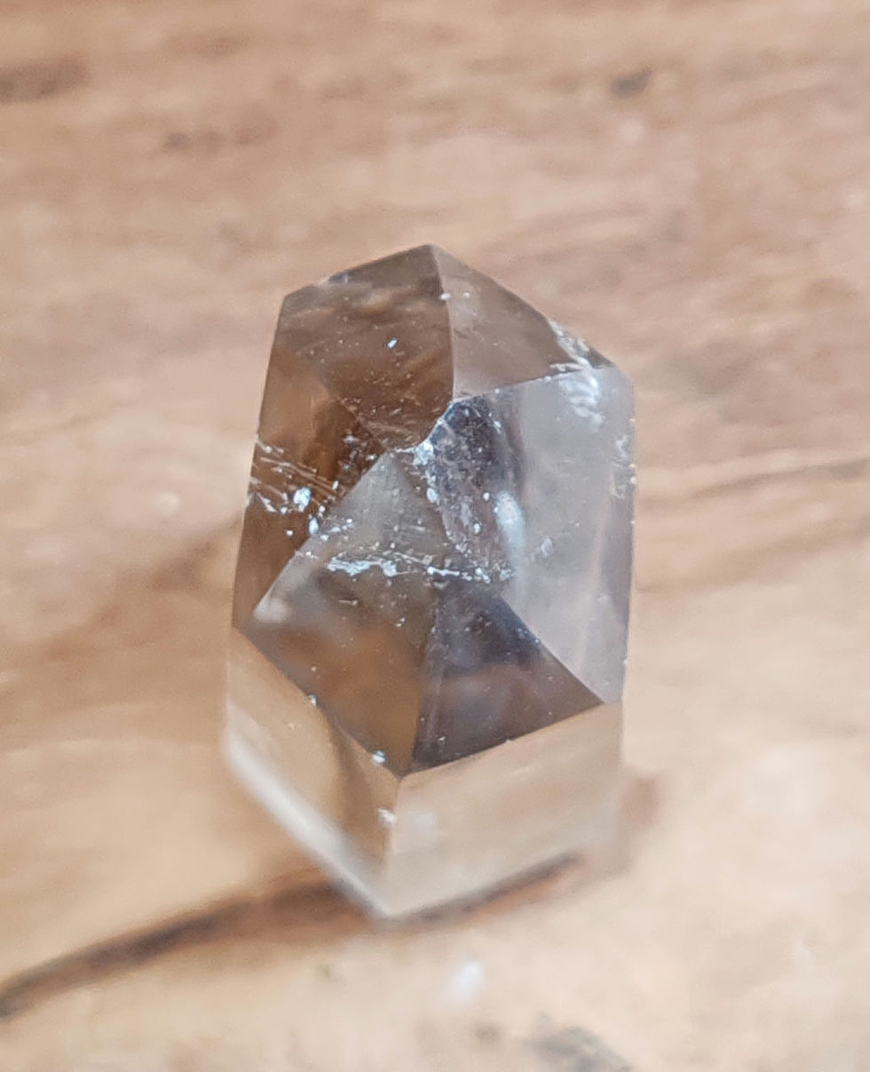 Miniature : pointe en quart fumé cristal de roche fumé