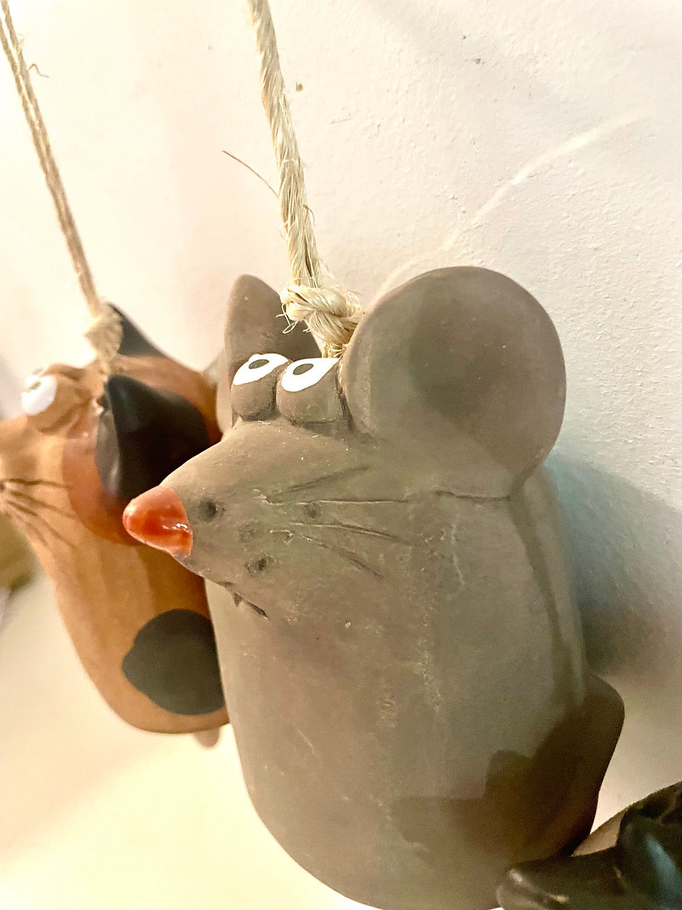 Miniaturbild:   Glocke,Katze,Maus,Kuh,Schaf,Schwein,9x9,5xH14+17 Hänger,Steinzeug,Stück Preis
