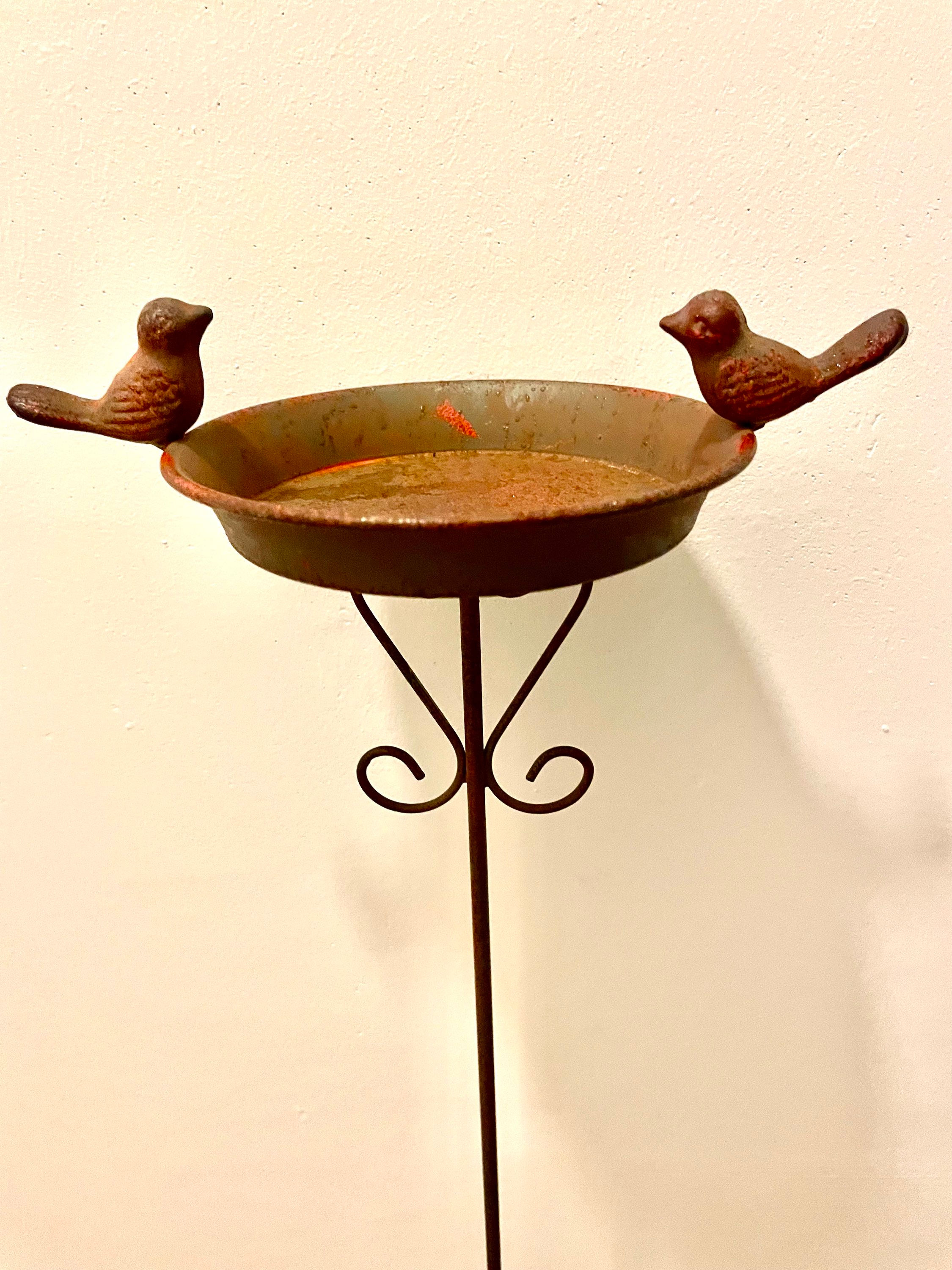 Vogeltränke am Stab,19x15xH88 cm, Eisen, Braun, Gartendeko 