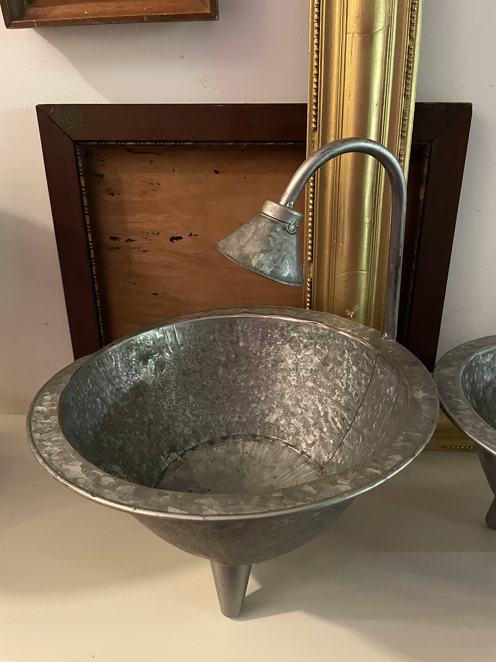 Miniaturbild: Wanne mit Wasserhahn,2-SET,Eisen,27x25xH31/30x28xH32cm,Blumentopf,Schale, Kubel