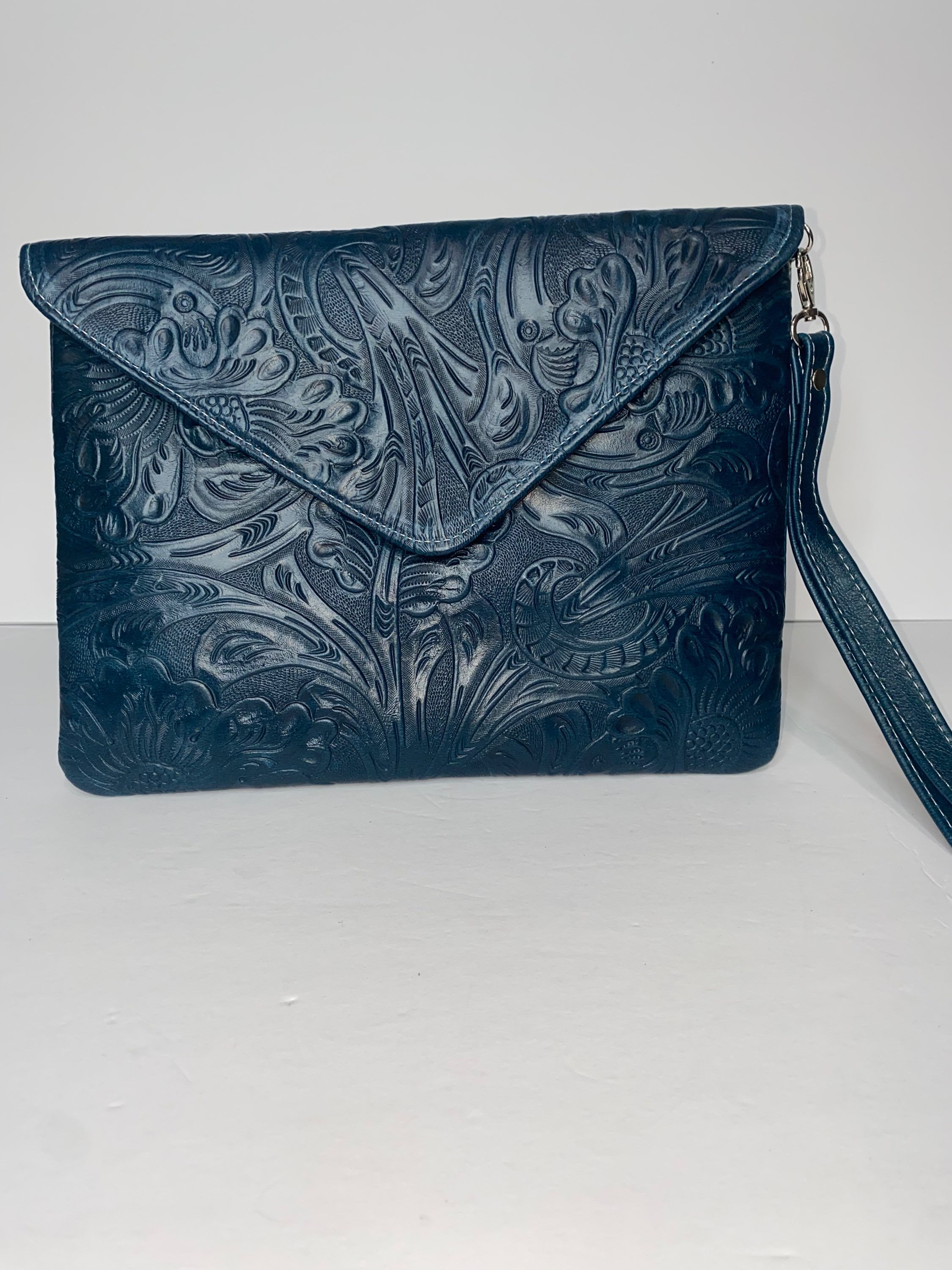 envelope wristlet wallet 
