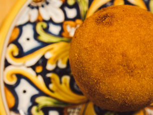 Cosa sono le Arancine Siciliane (e perché le facciamo noi)