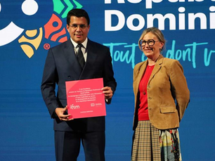 David Collado insta a agentes turísticos de Francia a promover a RD como un destino seguro