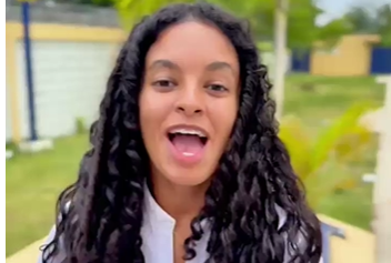 Estudiantes del Liceo Aida Bonelly de Díaz conmemoran el día Internacional de La Paz con emotivo acto