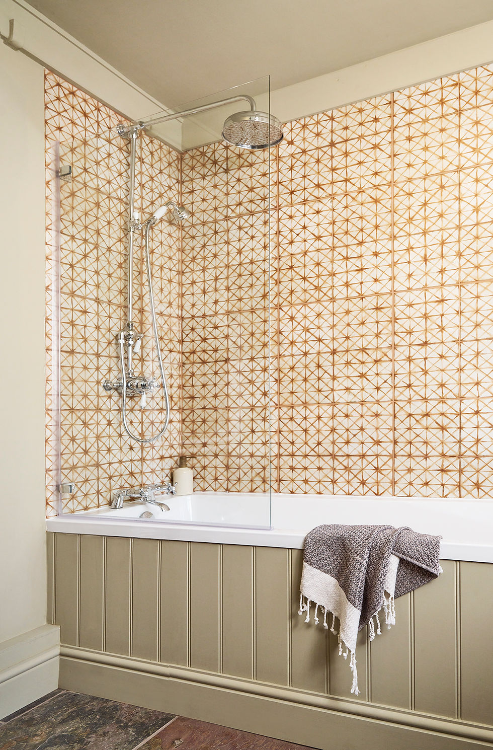DOWNSTAIRS BATHROOM