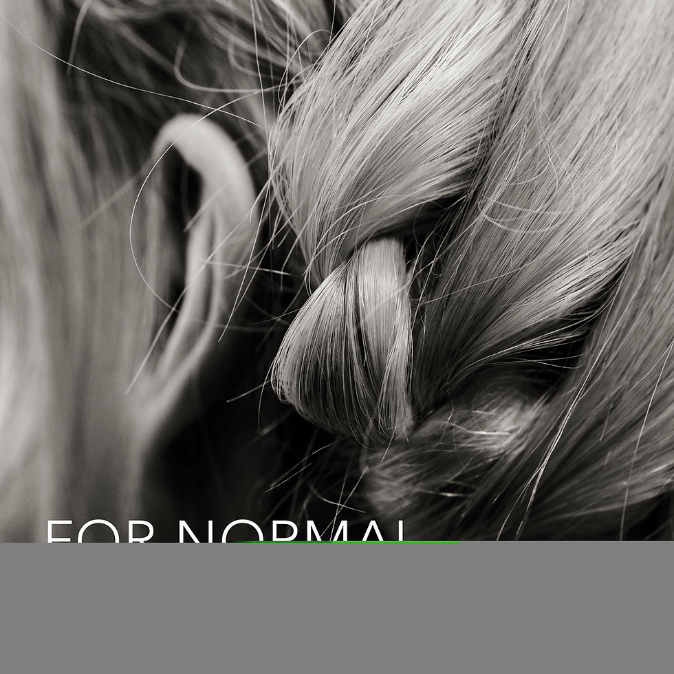 Μικρογραφία: close up of fingers holding onto a section of hair