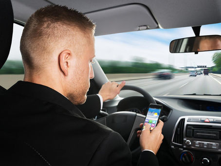 Celular ao volante provoca 150 mortes diárias e índice aumenta a cada semestre