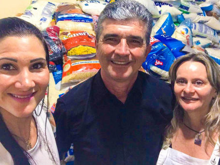 Carros rebaixados arrecadam alimentos