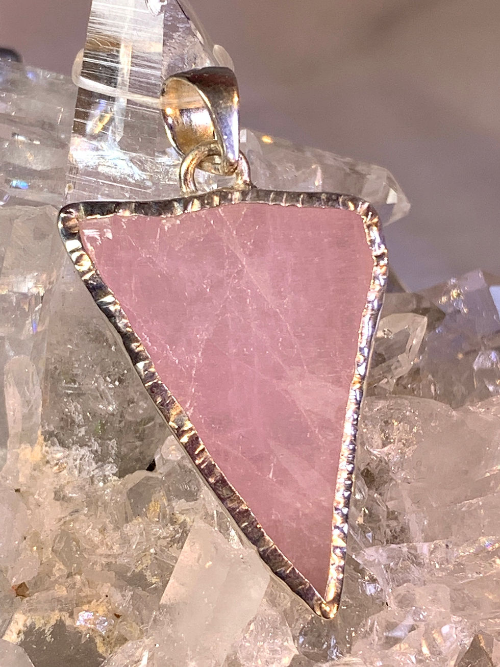 サムネイル： クンツァイト原石ペンダント　シルバー925