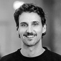 Portrait Steve klein_edited.jpg