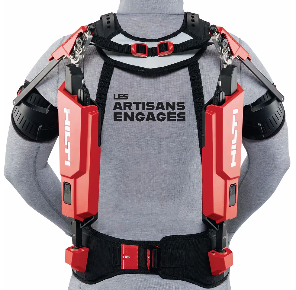 exosquelette portant le logo des Artisans Engagés, représentant l'innovation dans la transition énergétique