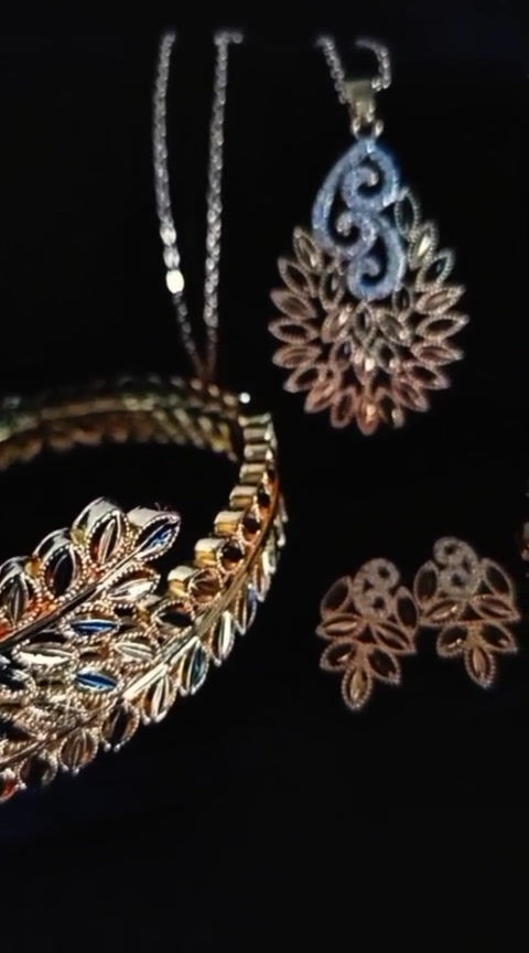 Thumbnail: Leaf Motif Set with, Earrings, Adjustable Ring and Openable Bracelet