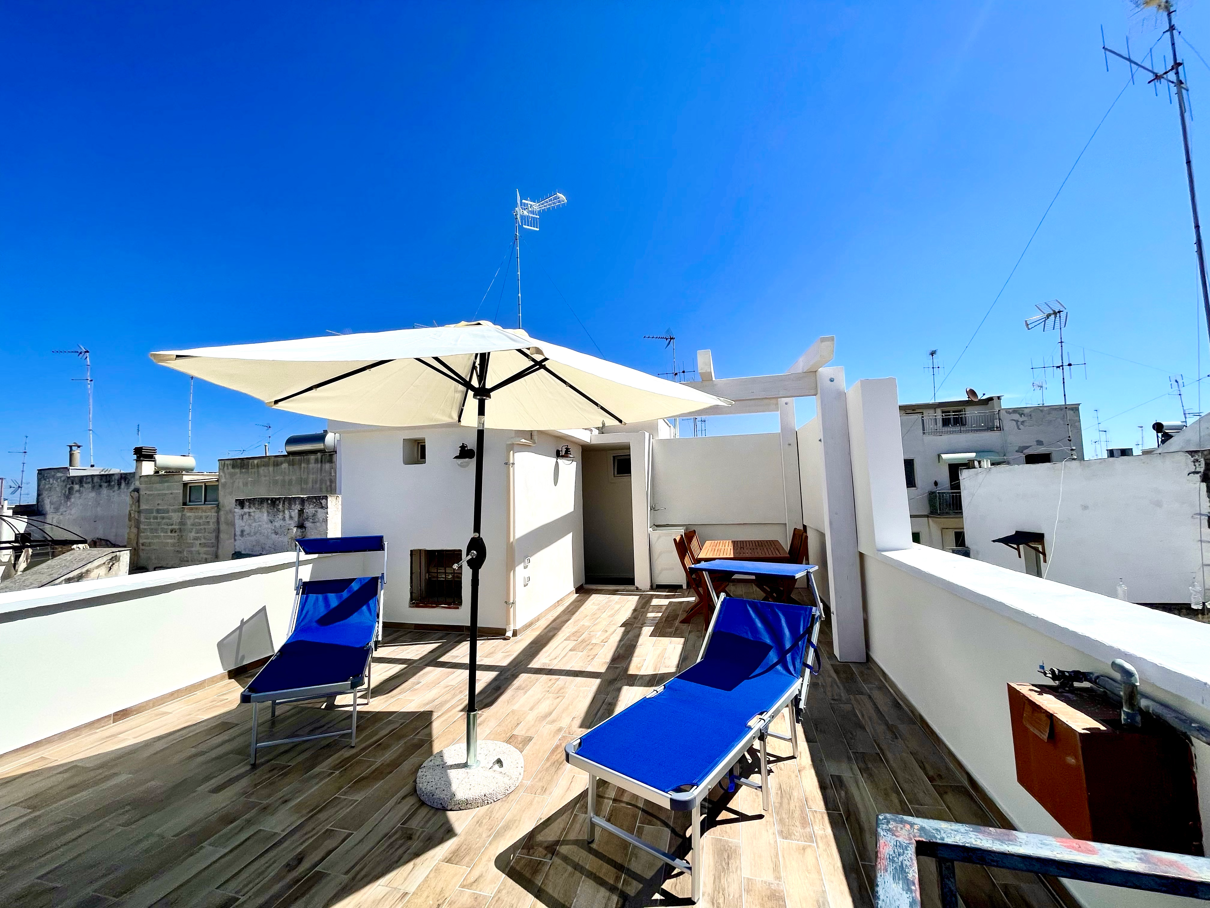 Rooftop terrace Apulia Holidays Mola di Bari vista panoramica