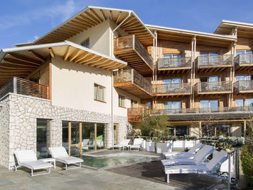blu_hotel_natura_facciata_folgaria.jpg