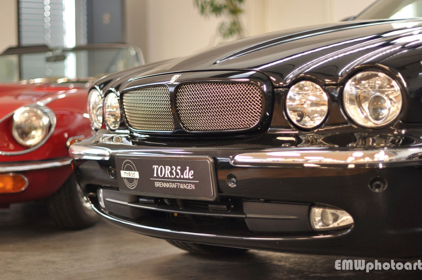 3 Jaguar XJR Schwarz-4.jpeg