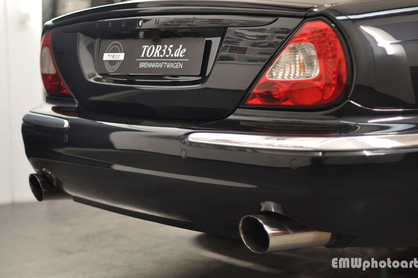 6 Jaguar XJR Schwarz-7.jpeg